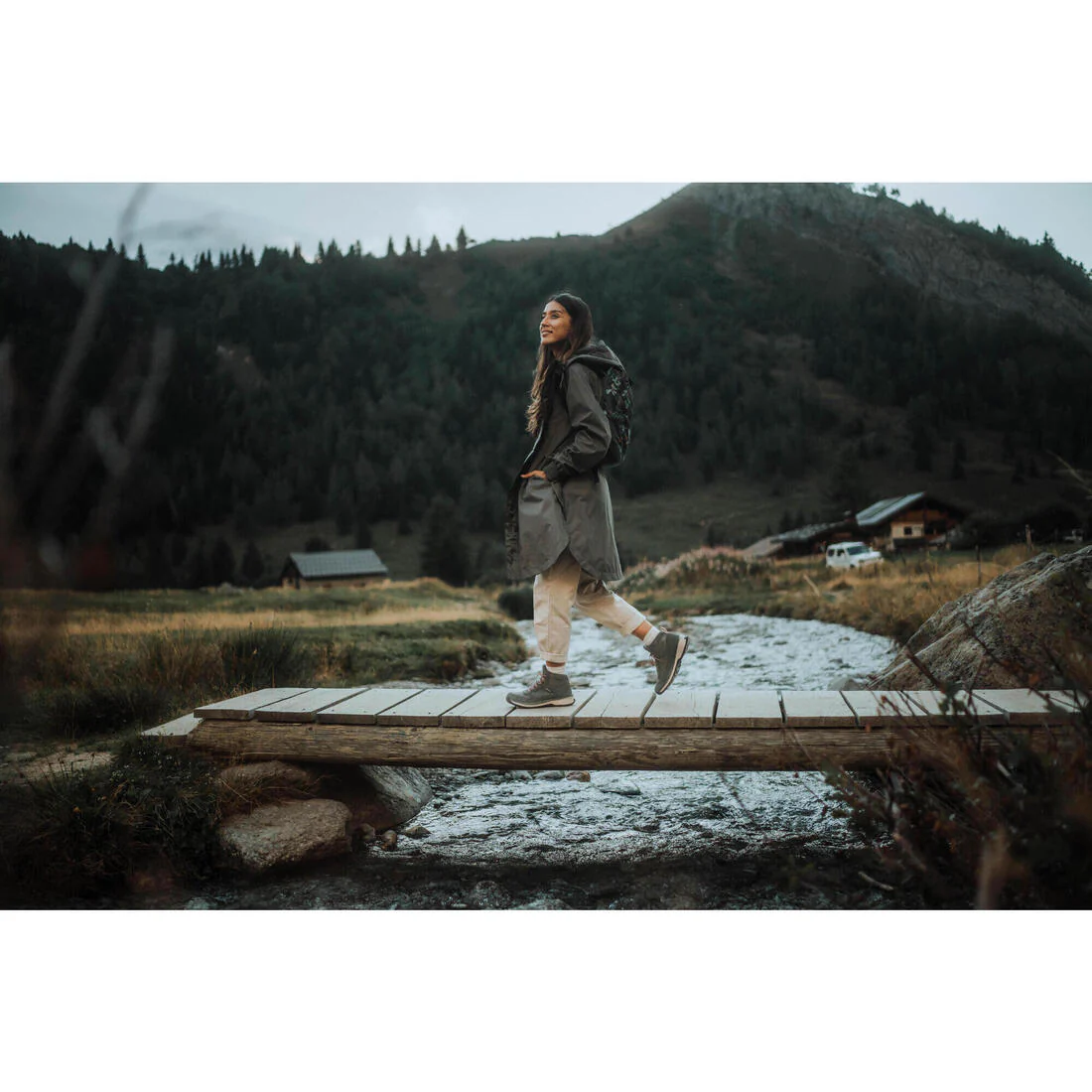 Chamarra de senderismo impermeable larga para mujer Raincut - Image 33
