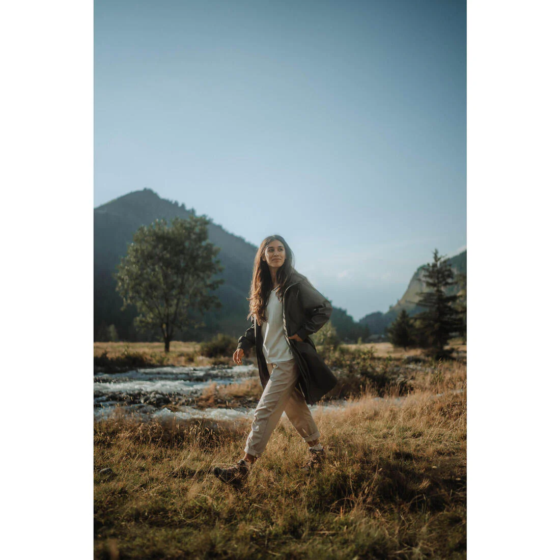 Chamarra de senderismo impermeable larga para mujer Raincut - Image 34